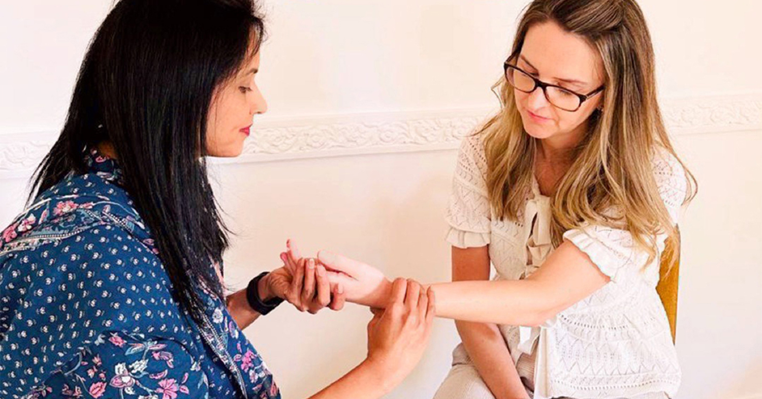 Amitha-pulse-diagnosis-1500x785-1